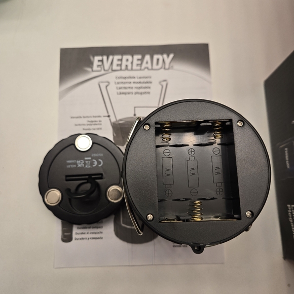 NWOT Eveready Box Of 4 LED Camping Lanterns - Picture 12 of 12